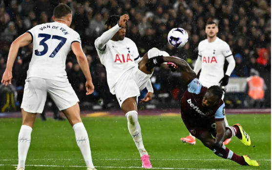 乐鱼体育官网-欧联杯赛程谁能问鼎冠军，创造历史？