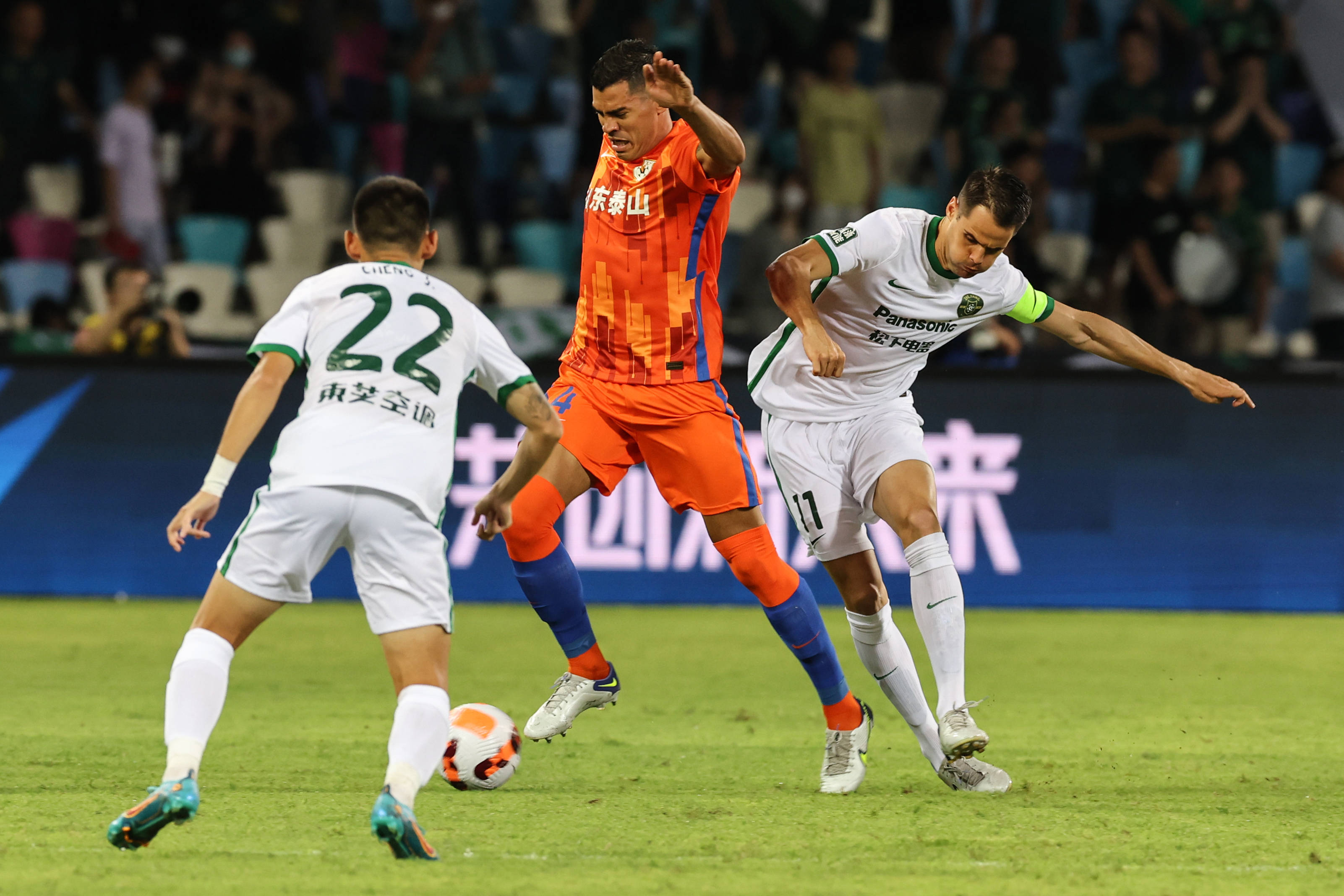 乐鱼官网-海南海口客场险胜，争取不败势头