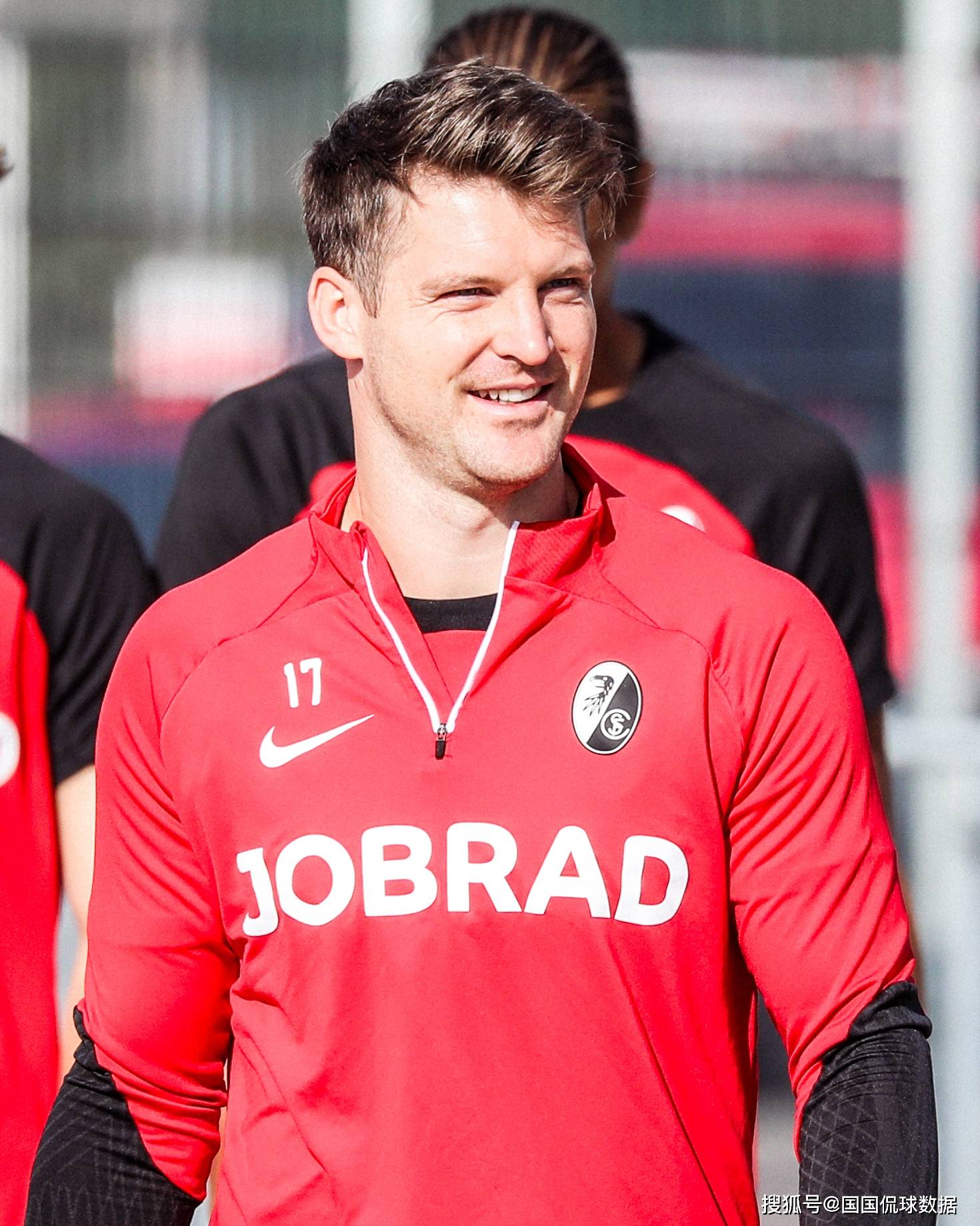 乐鱼体育APP下载-包含弗赖堡主场大获全胜，稳定中游成绩的词条