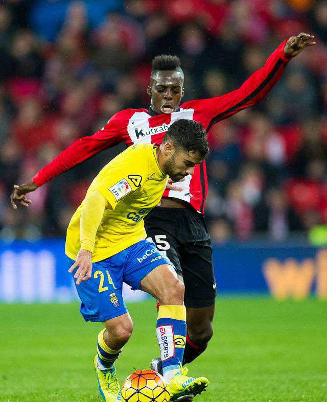 乐鱼体育-塞维利亚客场大胜，稳定在前四名