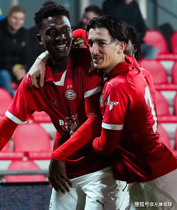 乐鱼体育官网网页版-埃因霍温击败劲敌，晋级欧冠半决赛