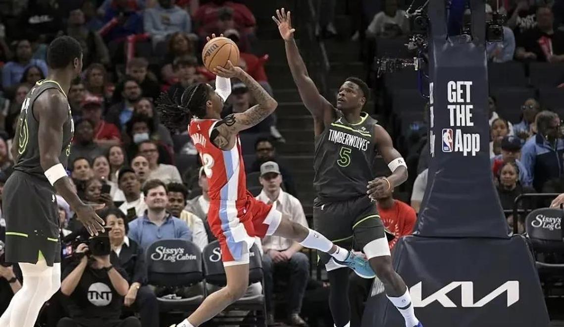 灰熊击败活塞追赶积分