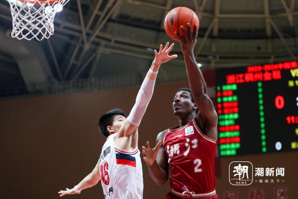 浙江稠州龙男篮取得胜利，继续追赶强队