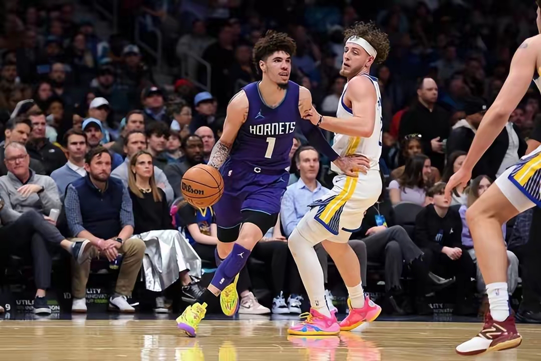 火箭鏖战黄蜂，加里纳利统治全场