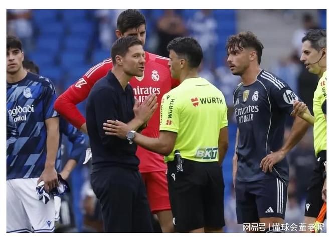 关于里昂队主教练威胁离队，俱乐部陷入困境的信息