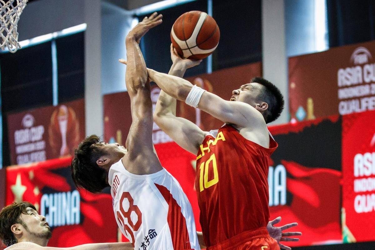 篮球亚运会决赛，中国队惜败韩国屈居亚军