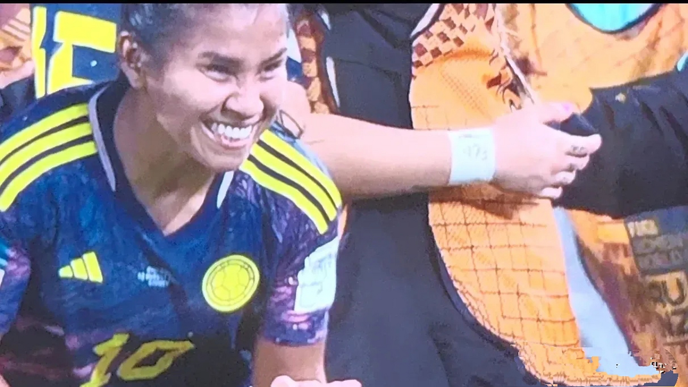 乐鱼在线娱乐-包含哥伦比亚女足超级联赛第二轮对决点评的词条