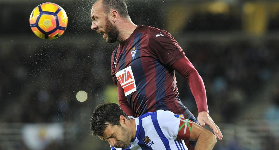 埃瓦尔客场战胜对手，取得胜利